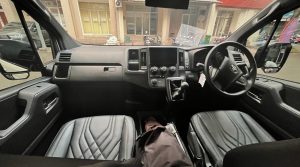 kokpit-hiace
